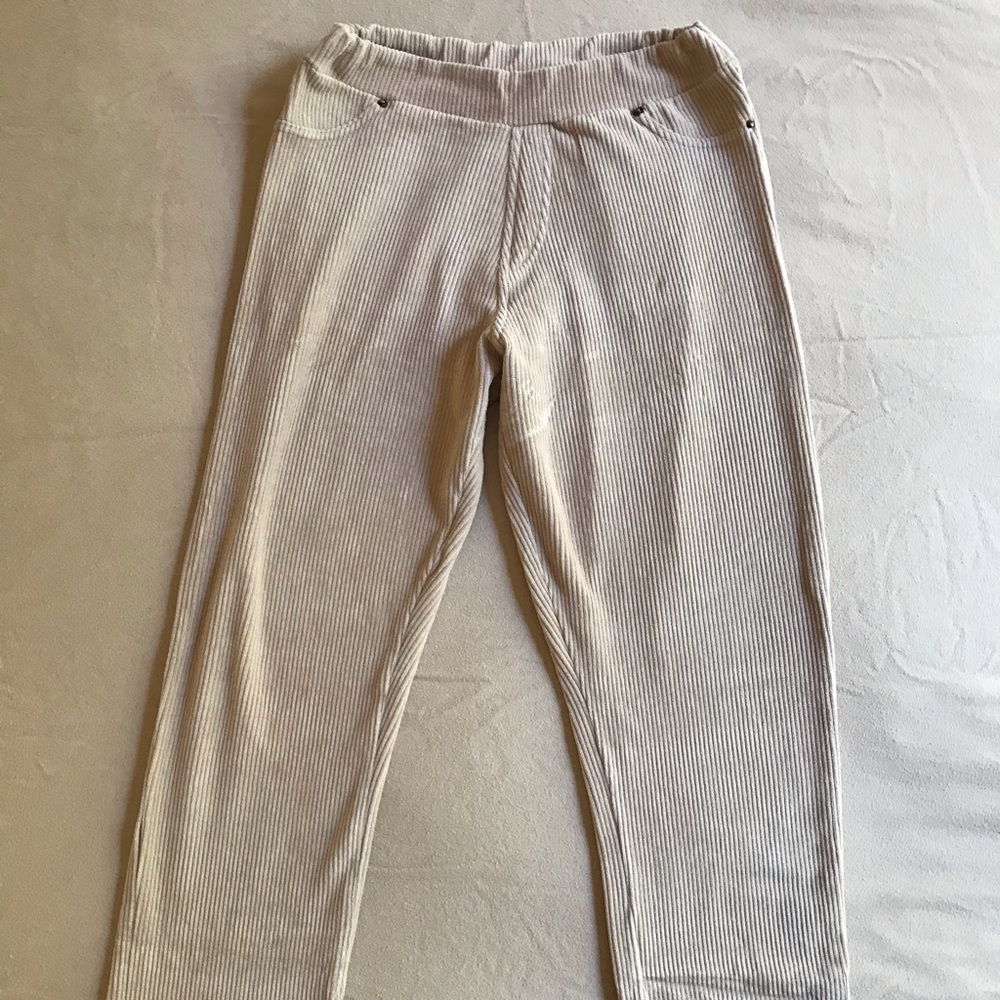Goddess wear pants
